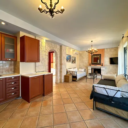 Luxury Seaside In Featuring Pool Tatil Evi Pefkochori