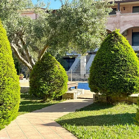 Tatil Evi Luxury Seaside In Featuring Pool *