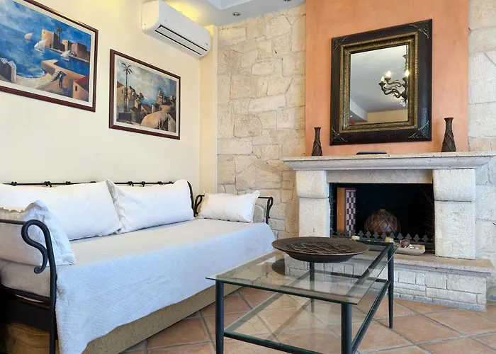 Tatil Evi Luxury Seaside In Featuring Pool *