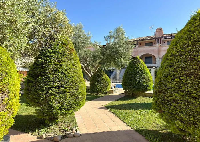 Tatil Evi Luxury Seaside In Featuring Pool