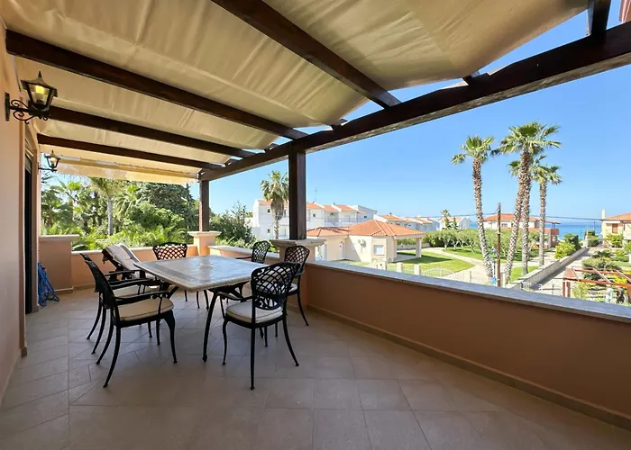 Luxury Seaside In Featuring Pool * 佩科霍里